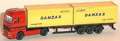 0425 WIKING MB Actros Container DANZAS rot