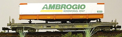 1171 ROCO Pritschen - Auflieger Ambrogio weiss-orange Internet