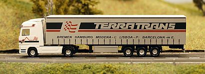 1570 HERPA MB Actros Gardinenplanen-Sattelzug - TERRATRANS Seite links - Internet