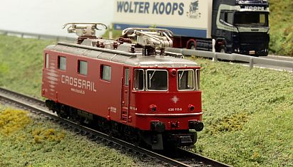 1749 Fleischmann Re 4-4 - 7344 - neuer Anstrich - crossrail Re 436 115-0 Ivon - vorn - Internet